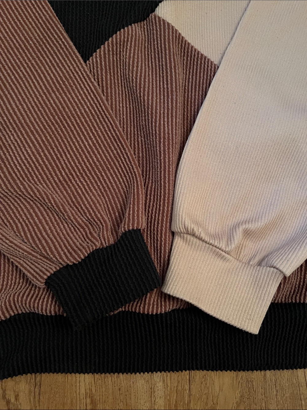 White Birch Oversized Long Sleeve Colorblock Top - Picture 4 of 8